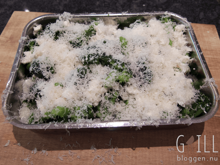 ugnsgratinerad broccoli parmesan