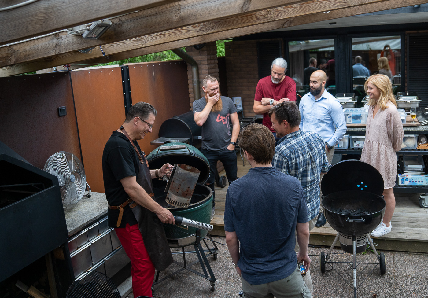 Grillskola med personalen för ett konsultföretag stockholm / lidingö