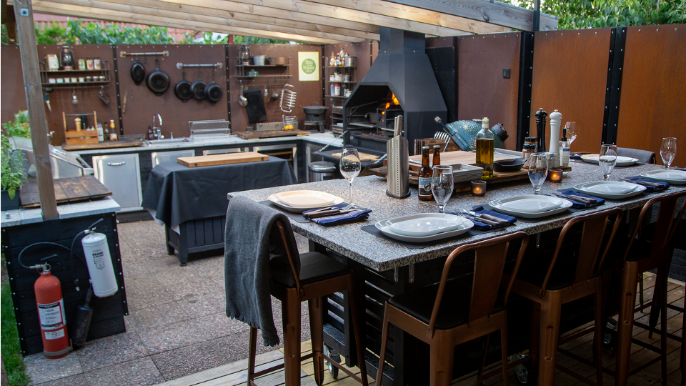 Grillbloggens aktuella utekök, braai, vinkök, ölkyl, gasolgrill, lodge pannor, bardisk - mancave