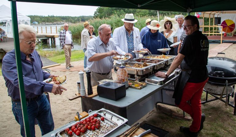 födelsedagsfest, 80 år, fyller jämt, grillfest nynäshamn, grillcatering